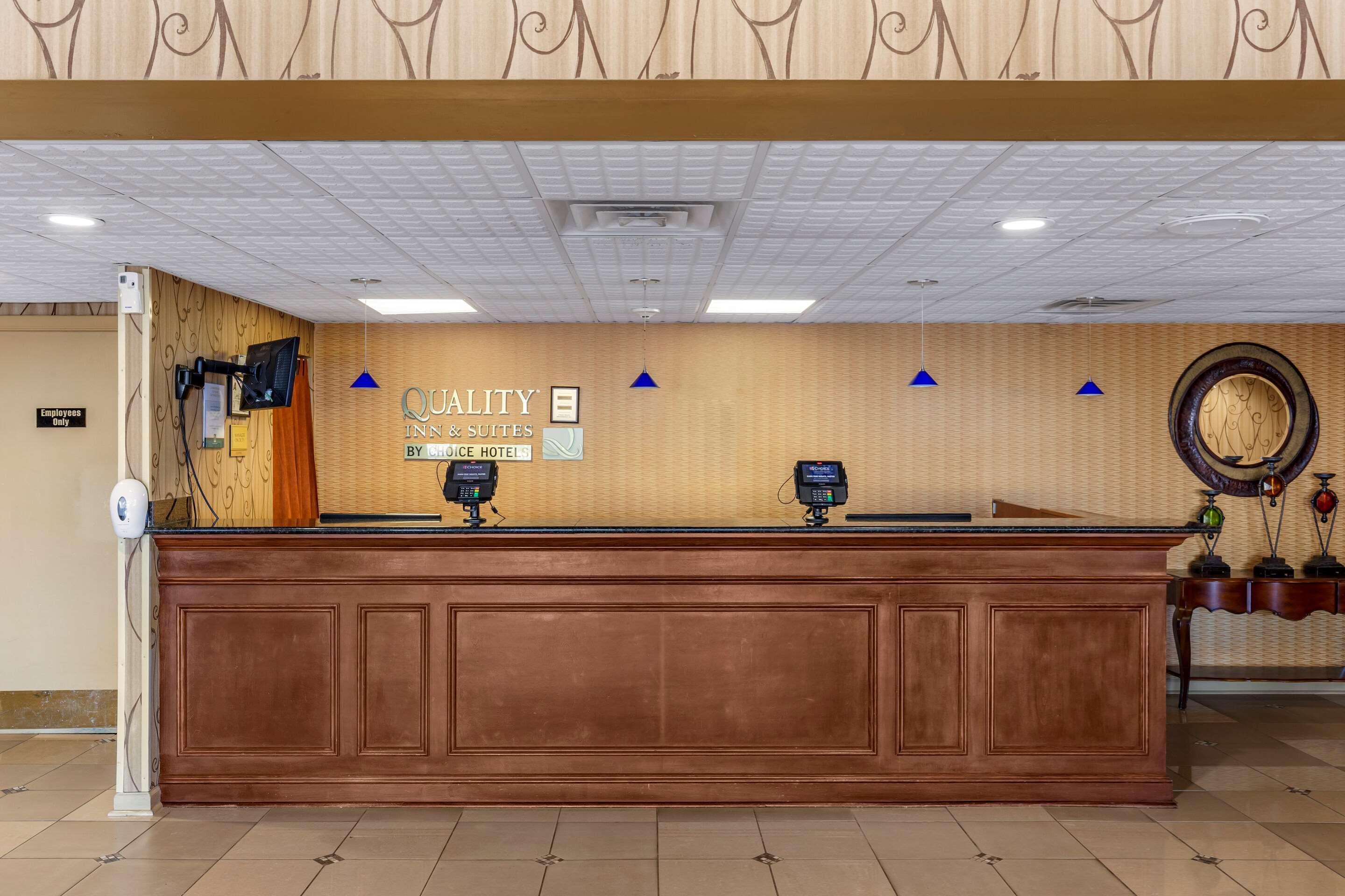 Quality Inn & Suites - Greensboro-High Point Екстериор снимка